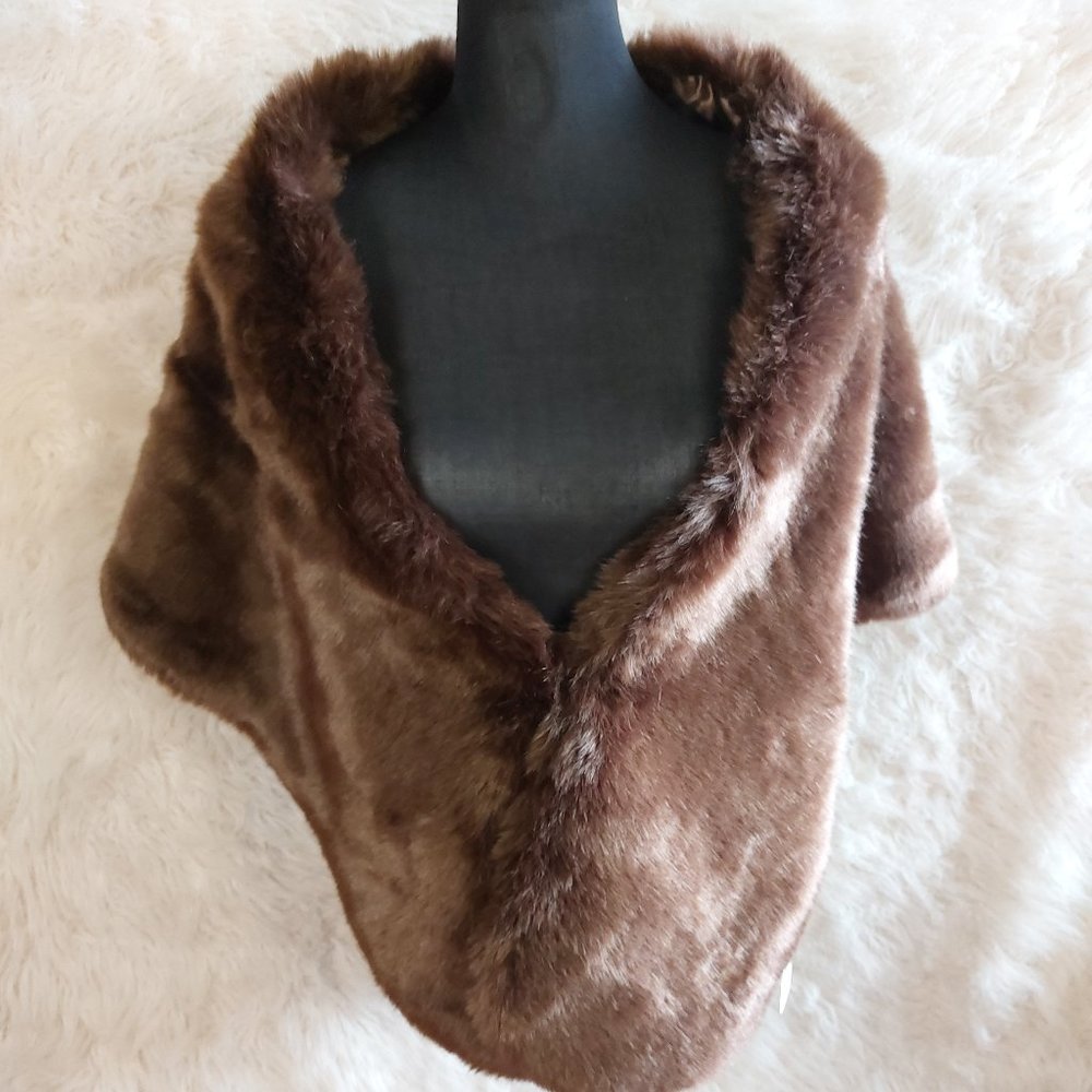 Grand Women's Brown Faux Fur Shawl Wrap Front 68"L